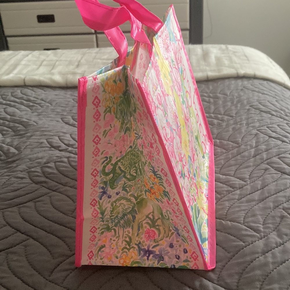 NWOTLilly Pulitzer bag.. - Picture 7 of 10